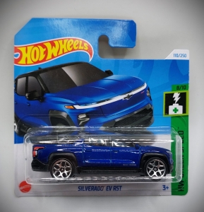 SILVERADO EV RST