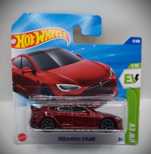 TESLA MODEL S PLAID