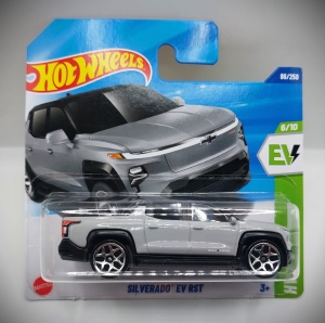 SILVERADO EV RST