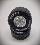 Koła off-road  srebrne 5-ramienne z oponami MAXXIS