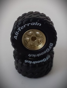 Koła off-road  złote 5-ramienne z oponami BF Goodrich